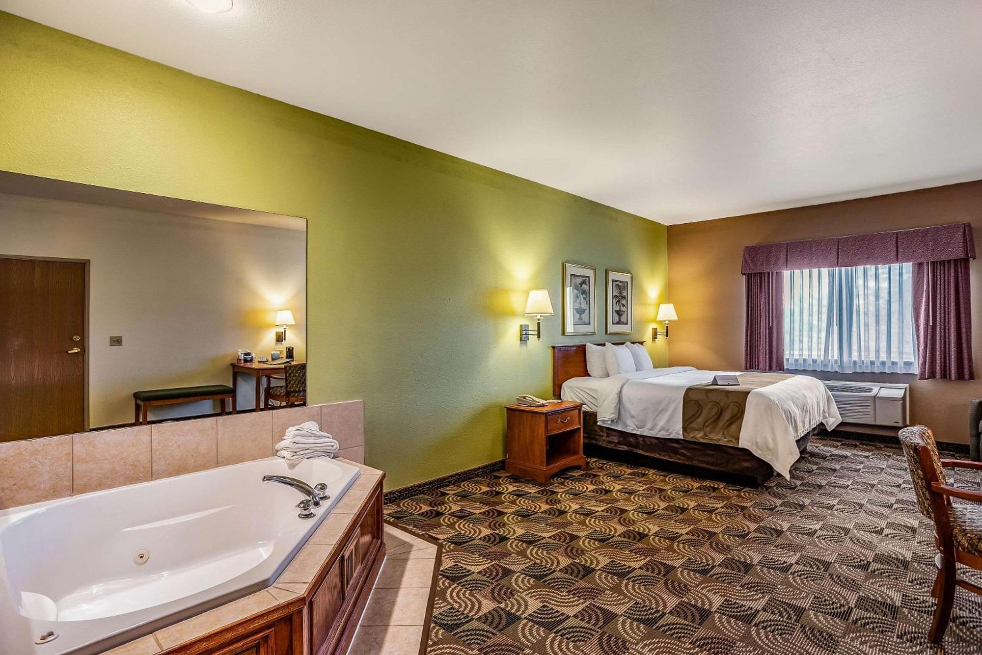 Quality Inn & Suites Hannibal Zewnętrze zdjęcie